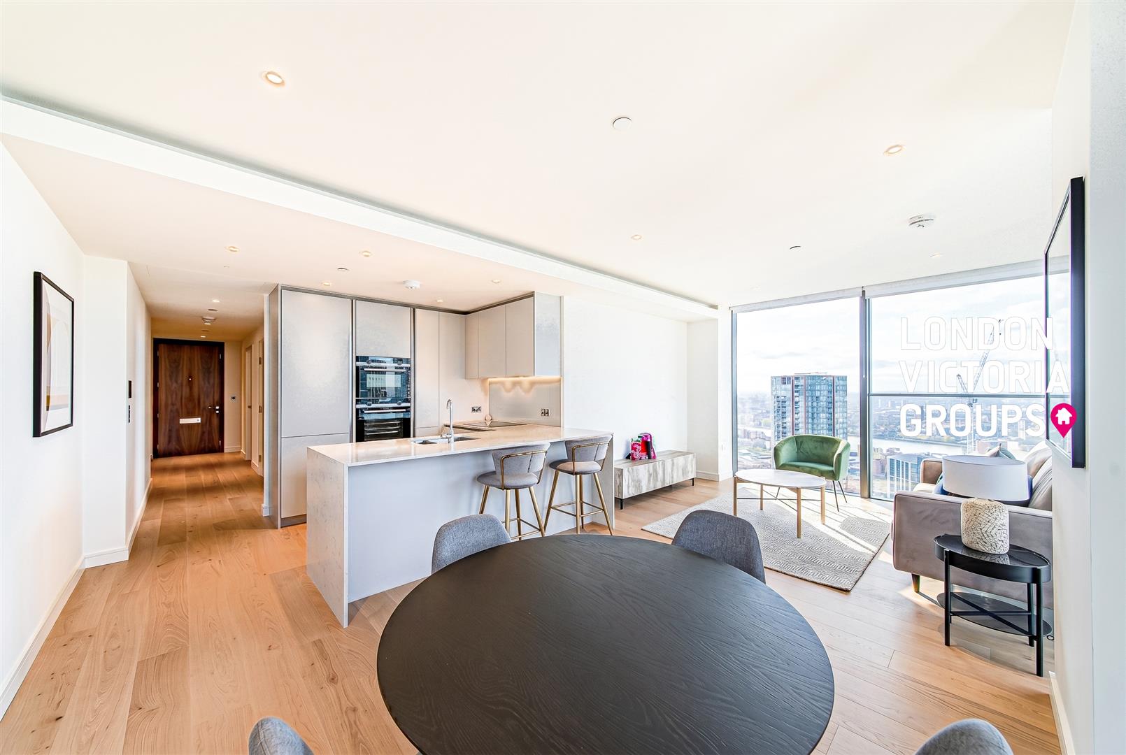 2 bed property in Hampton tower, 75 Marsh Wall, London